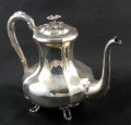 Кофейник старинный серебряный