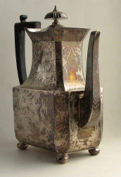 Кофейник старинный серебряный