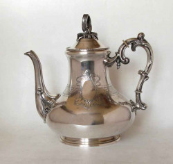 Чайник серебряный