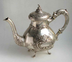 Чайник серебряный