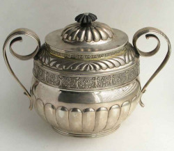 Сахарница серебряная старинная