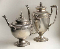 Чайник и  кофейник серебряные