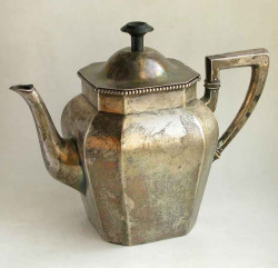 Чайник серебряный