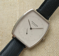 Наручные часы Nomos Lux