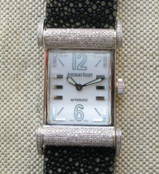 AUDEMARS PIGUET, E 58158, CANAPE BIG SIZE   автоподзавод, Швейцария, золото 750 проба,  84грамма общий вес, 28х48мм. Ремень- кожа ската, бакли нет.