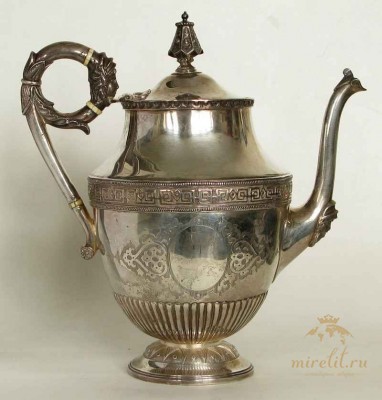 Кофейник старинный серебряный