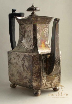 Кофейник старинный серебряный