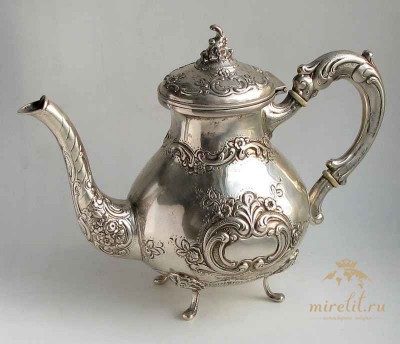 Чайник серебряный