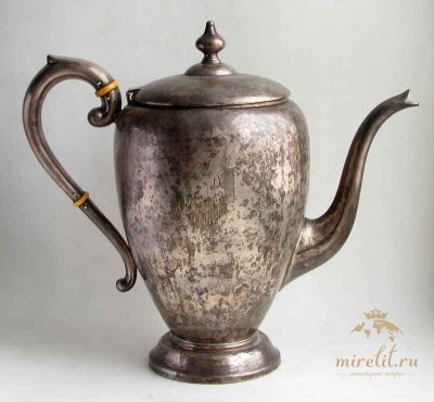 Кофейник старинный серебряный
