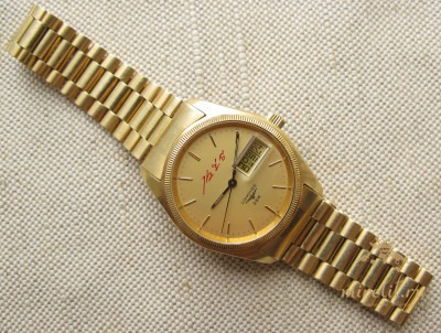 Наручные часы, LONGINES, ЛОНЖИН, Швейцария, золото 750 проба, 107.4 грамма, 1992г., сигнатура на циферблате КИМ ИР СЕН ( подарок от Ким Ир Сена), механика, автоподзавод.