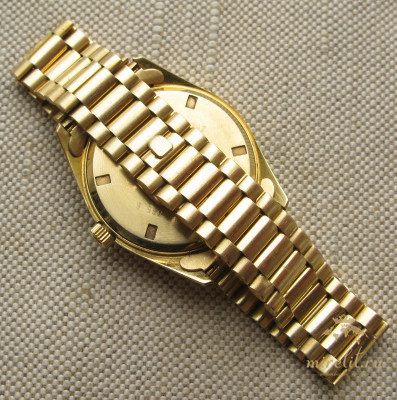Наручные часы, LONGINES, ЛОНЖИН, Швейцария, золото 750 проба, 107.4 грамма, 1992г., сигнатура на циферблате КИМ ИР СЕН ( подарок от Ким Ир Сена), механика, автоподзавод.