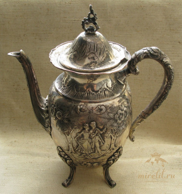 Кофейник и чайник из серебра
