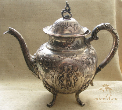 Кофейник и чайник из серебра