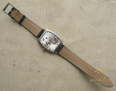 Наручные часы Nomos Lux