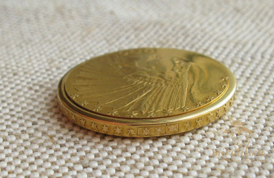 Часы-монета BOUCHERON в 10 долларах США
