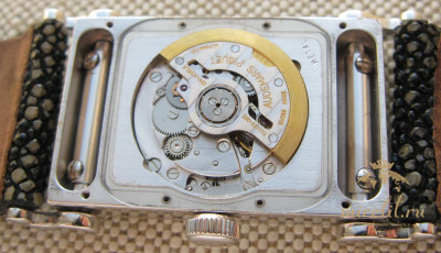 AUDEMARS PIGUET, E 58158, CANAPE BIG SIZE автоподзавод, Швейцария, золото 750 проба, 84грамма общий вес, 28х48мм. Ремень- кожа ската, бакли нет.