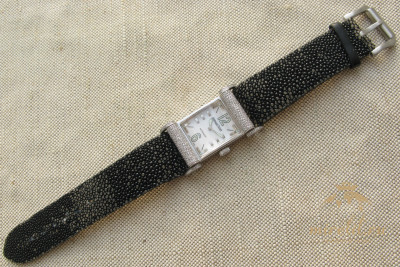 AUDEMARS PIGUET, E 58158, CANAPE BIG SIZE автоподзавод, Швейцария, золото 750 проба, 84грамма общий вес, 28х48мм. Ремень- кожа ската, бакли нет.